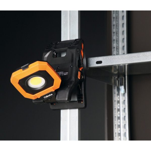 1838CLAMP Tölthető, csíptetős lámpa, 4 fényerősség, állítható, USB-n tölthető - Beta - 018380310
