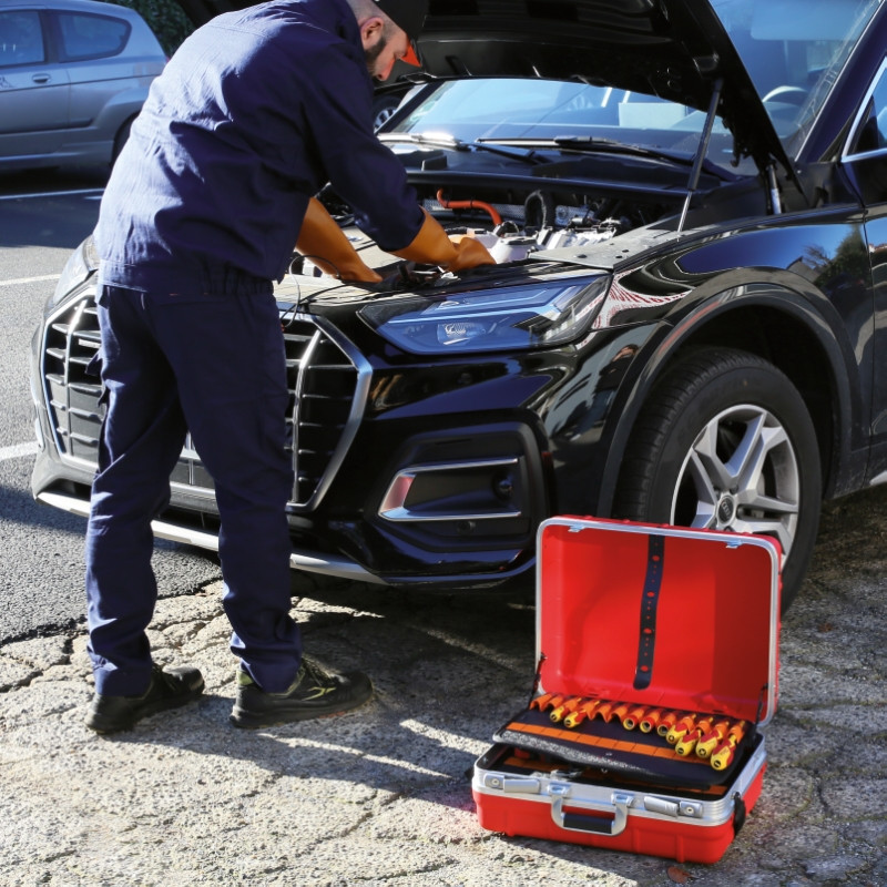 2029EM Szerszámkészlet hibrid és elektromos gépjárművekhez szerszámtáskában - Beta - 020290300 2029EM Szerszámkészlet hibrid és elektromos gépjárművekhez szerszámtáskában - Beta - 020290300